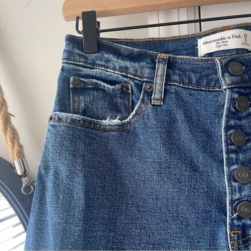 Abercrombie & Fitch High Rise Mom Jean - Picture 4 of 7